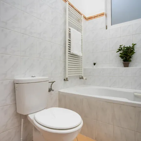 Beautiful Large F27 Daire