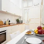 Beautiful Large F27 * Budapest